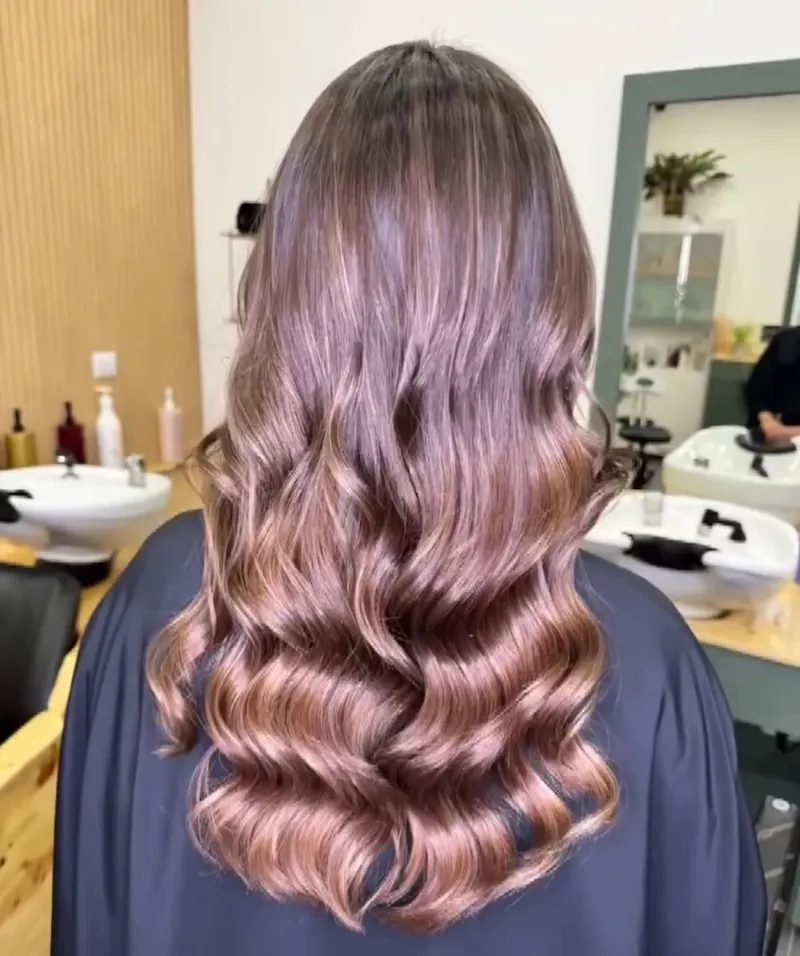 Ondas suaves em tom rosé